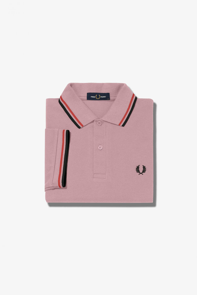 Twin Tipped Fred Perry Shirt in Chalk Pink / Washed Red / Black-polo-Heroes
